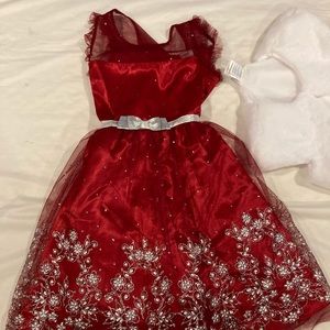 6/$25 ⬇️ NWT Girl’s Christmas Dress with faux fur shawl